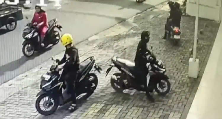 Ditinggal Sebentar, Motor Pelanggan Minimarket di Tangsel Dibawa Kabur