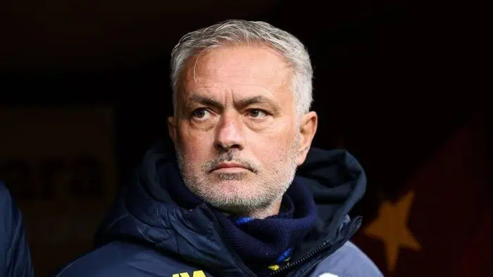 Mourinho Dihukum Dua Pertandingan