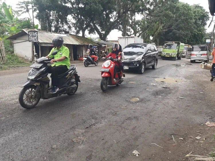 Jelang Arus Mudik, Jalan Bypass di Lebak Berlubang