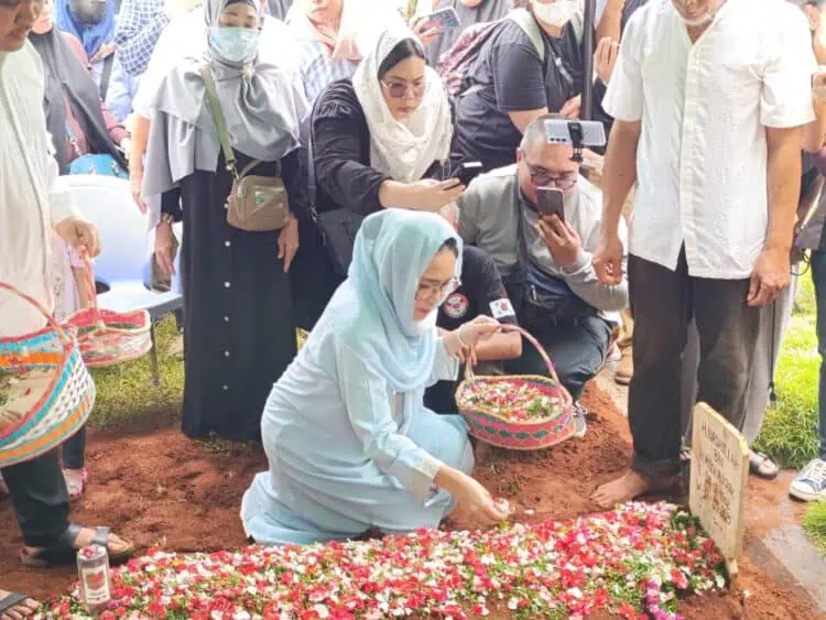 Aktor Mat Solar Tutup Usia Setelah Melawan Stoke Sejak 2017