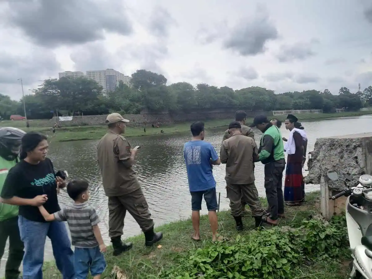BREAKING NEWS: 3 Bocah Tewas Tenggelam di Situ Gede Tangerang