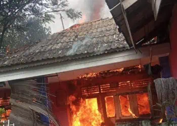 3 Rumah dan 5 Kontrakan di Cikokol Ludes Dilalap Sijago Merah