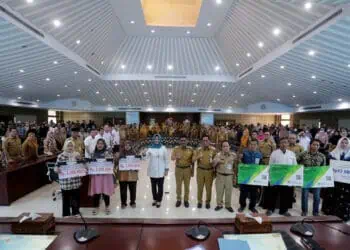 Wali kota Tangerang Berikan Santunan JKM dan JKK Bagi 5952 Pekerja Rentan