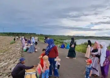 Bendungan Karian di Lebak Jadi Favorit Warga Ngabuburit