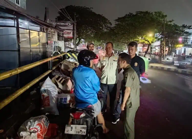 8 Warga Tertangkap Tangan Buang Sampah di Ciledug, Mayoritas Warga Luar