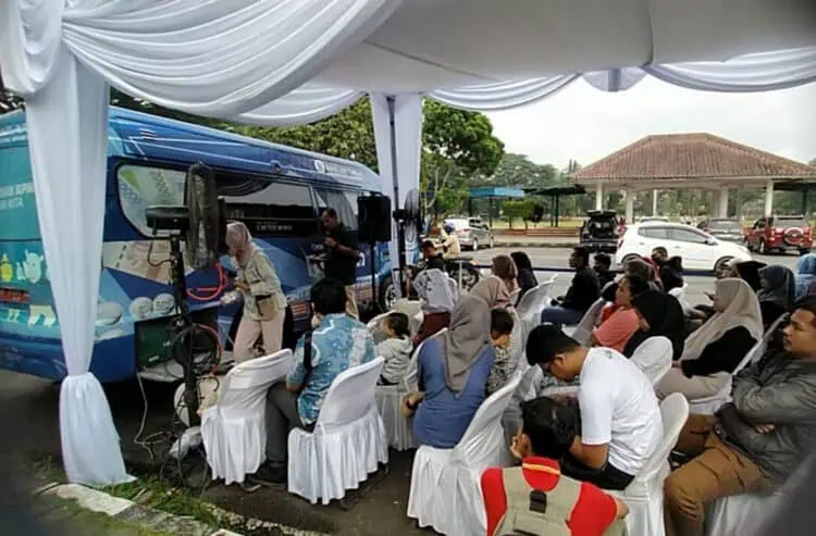 Warga “War” Kuota demi Bisa Menukar Uang Pecahan Kecil Jelang Lebaran