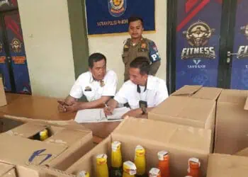 Satpol PP Kota Tangerang Lakukan Operasi, Ratusan Botol Miras Disita