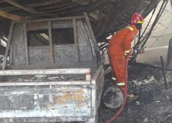 Dua Unit Gudang Sparepart Mobil Bekas Terbakar di Larangan, 1 Mobil Turut Hangus
