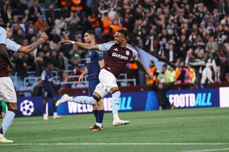 Atmosfer Villa Park Mengerikan, PSG Tumbang