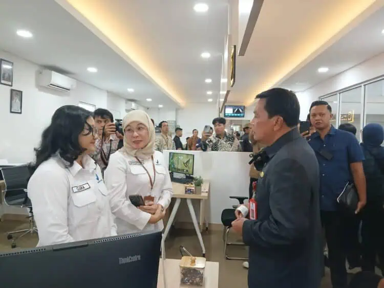 Buka Gerai Pelayanan Publik Pasar Intermoda BSD, Bupati Pastikan Tanpa Pungli