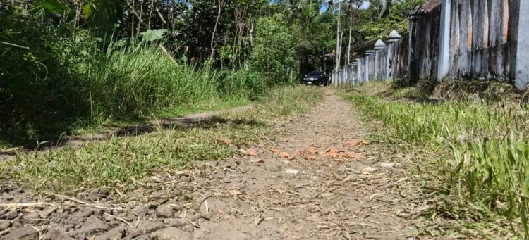 Ruas Jalan Salawi-Parakan Kecamatan Cipeucang Pandeglang Butuh Perbaikan