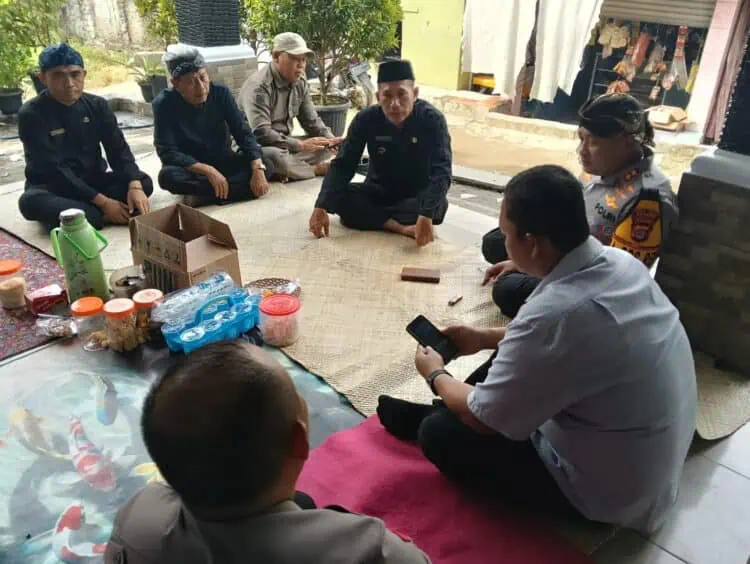 Kapolres Serang Datangi Rumah Duka Anggota Linmas yang Meninggal Jelang PSU