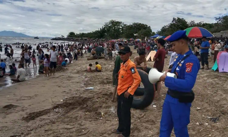 Ditpolairud Polda Banten Amankan Obyek Wisata Pantai