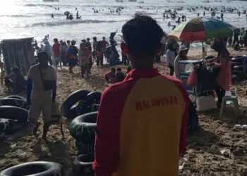 Tim Balawista Sebut Ratusan Ribu Wisatawan Kunjungi Pantai di Banten