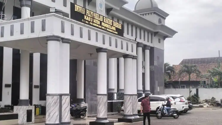 Beredar Video Anggota DPRD Pandeglang Mabuk di Klub Malam