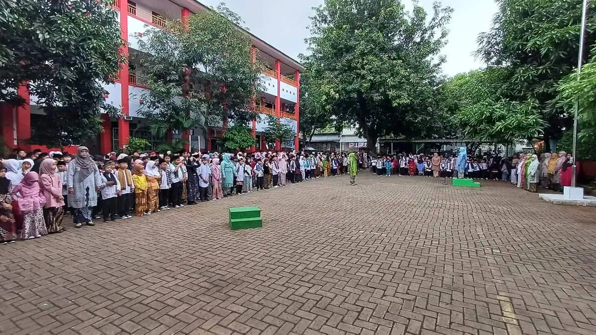 Semarak Perayaan Kartini di SDN Gebang Raya 1 Kota Tangerang Semarak Perayaan Kartini di SDN Gebang Raya 1 Kota Tangerang