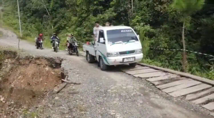 Akses Pangarangan-Cibeber Lebak Nyaris Putus