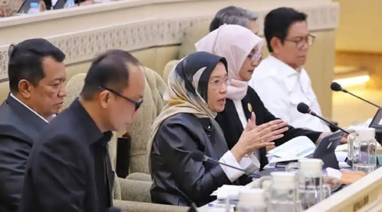 Tunggu Sinyal Prabowo, Pemindahan ASN Ditunda