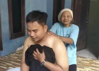Nenek Marni Berangkat Haji dari Hasil Tabungan Sebagai Tukang Pijat