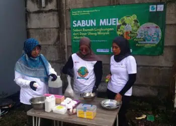 Belajar Ciptakan Sabun dari KWT Hidden Garden Gems Serpong Utara
