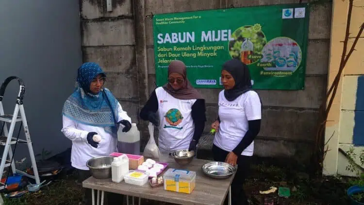Belajar Ciptakan Sabun dari KWT Hidden Garden Gems Serpong Utara