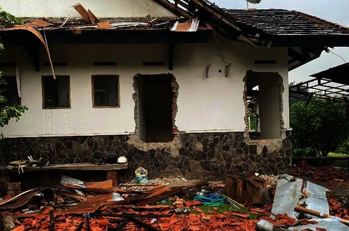 Pihak PN Cibinong Pastikan Eksekusi Rumah Atalarik Syach Sesuai SOP