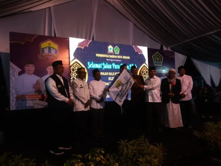 Dilepas Wagub Dimyati, Ratusan Jamaah Calhaj Kota Serang Diminta Jaga Stamina