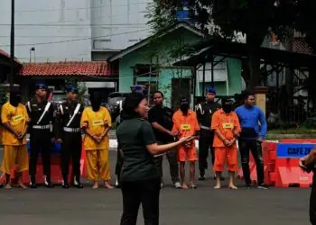 Dua Oknum Anggota TNI Ikuti Rekonstruksi Penganiayaan Hingga Tewas di Serang