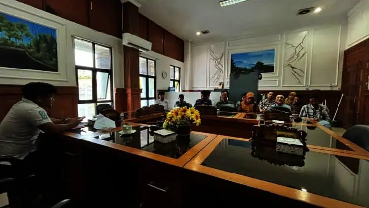 Merasa Terganggu Oleh Tambak Udang, Masyarakat Pagelaran Pandeglang Mengadu ke DPRD
