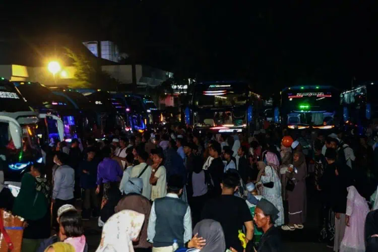 393 Jemaah Calhaj Kabupaten Serang Diberangkat, Tertua Berusia 94 Tahun