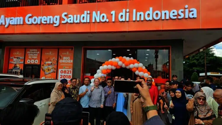Almaz Fried Chicken Buka Outlet Ketiga di Kota Tangerang, Komitmen Bantu Warga dan Palestina