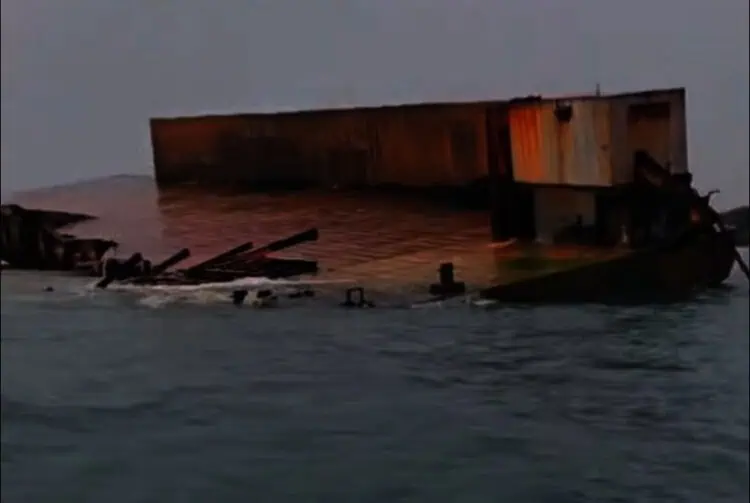 Giliran DKP Banten Desak Pemindahan Tongkang yang Karam di Pulau Popole