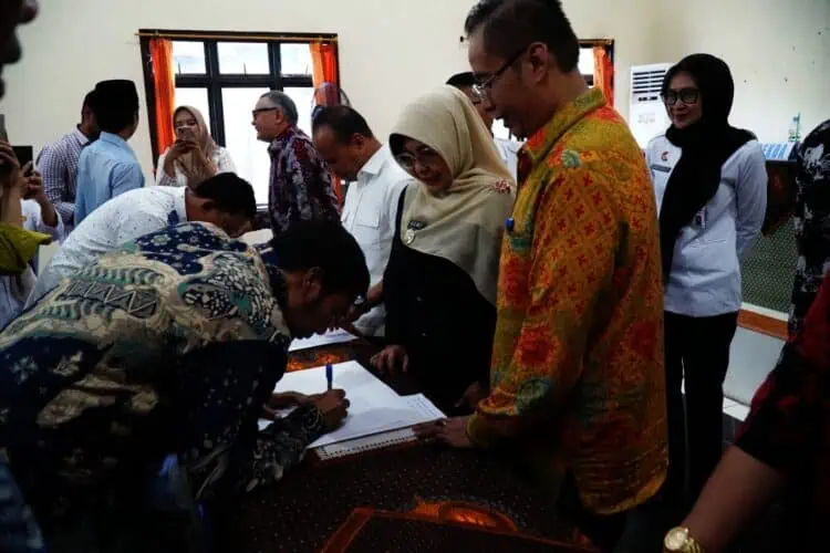 143 Kopdes di Pandeglang Tandatangani Akta Notaris, Dewi: Ini untuk Kepentingan Masyarakat
