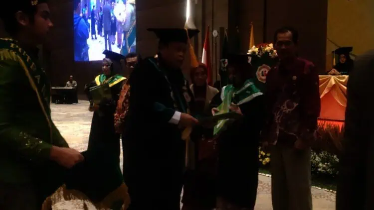 Wisudawan Universitas Raharja Diharapkan Menjadi Bagian dari Perubahan