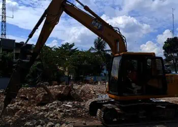 Sempat Dihentikan Warga, Proyek SMPN 20 Tangsel Kembali Dikerjakan