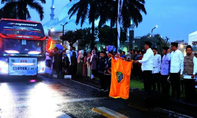 Lepas 210 Calon Jemaah Haji, Begini Pesan Sekda Kota Tangerang