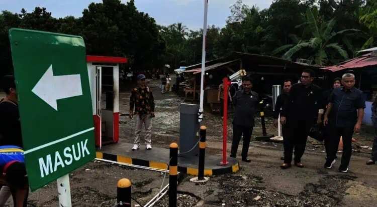 Palang Otomatis Bikin Omzet Pedagang Pasar Sampay Lebak Turun Dratis