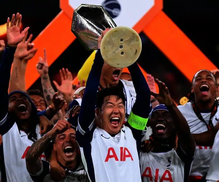 The Lilywhites Akhiri Puasa Gelar