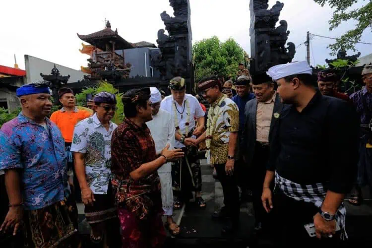 Hadiri Rangkaian Pujawali Pura Agung Kertajaya Tangerang Ke-63, Sachrudin: Pembangunan Bukan Hanya Soal Fisik dan Infrastruktur