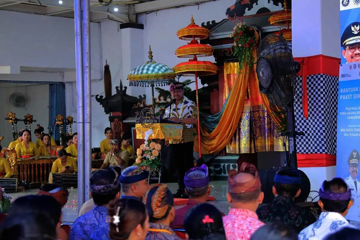 Hadiri Rangkaian Pujawali Pura Agung Kertajaya Tangerang Ke-63, Sachrudin: Pembangunan Bukan Hanya Soal Fisik dan Infrastruktur