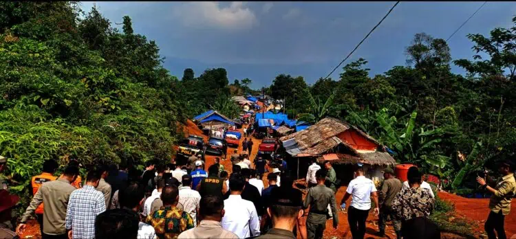 Bertemu Gubernur Banten, Warga Huntara Lebak Hanya Minta Rumah