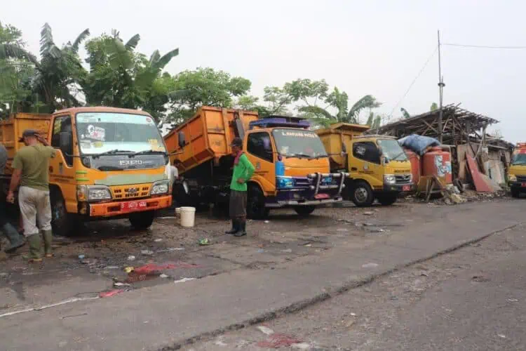 DLHK Pastikan Pengangkutan Sampah di Kabupaten Tangerang Tetap Berjalan