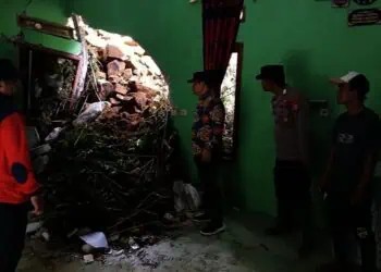Rumah dan Sekolah di Lebak Rusak Diterjang Material Longsor
