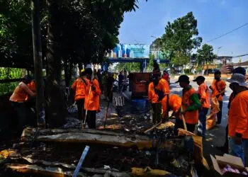TPS Liar di Jalan MH Thamrin Dibongkar DLH Kota Tangerang