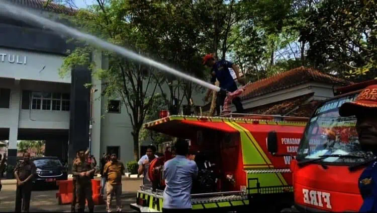Pemkab Lebak Tambah 2 Armada Damkar