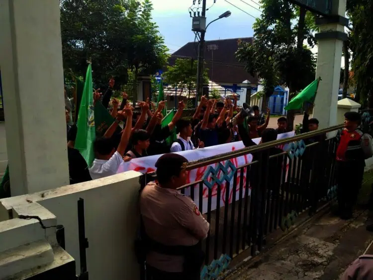Ada Temuan BPK Rp 8,3 Miliar di PUPR Lebak, Aktivis Minta Kepala Dinas Mundur atau Dicopot