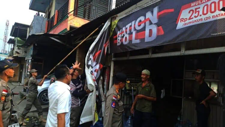 Bapenda Kabupaten Serang Tertibkan Reklame Yang Tak Bayar Pajak dan Liar