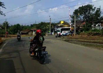 Kerap Picu Kecelakaan, Dishub Lebak Diminta Larang Truk Tanah Melintas di Jenderal Sudirman