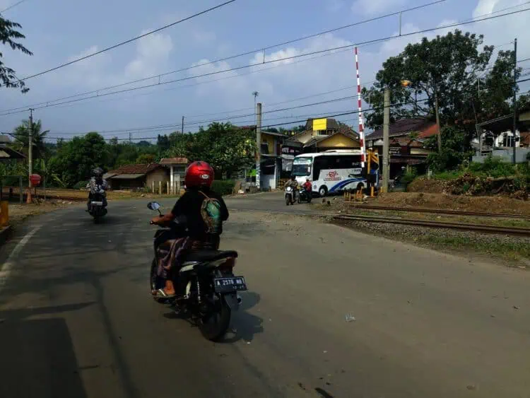 Kerap Picu Kecelakaan, Dishub Lebak Diminta Larang Truk Tanah Melintas di Jenderal Sudirman