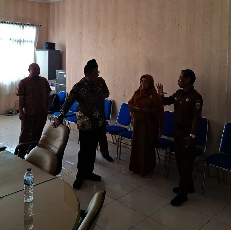 Hari Pertama, Gubernur Andra Tinjau Pelaksanaan SPMB di Kota Serang